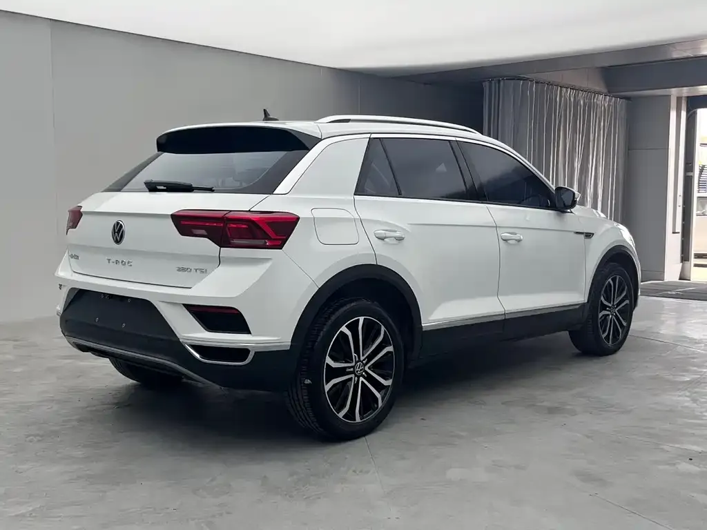 Volkswagen T-Roc — фото 4