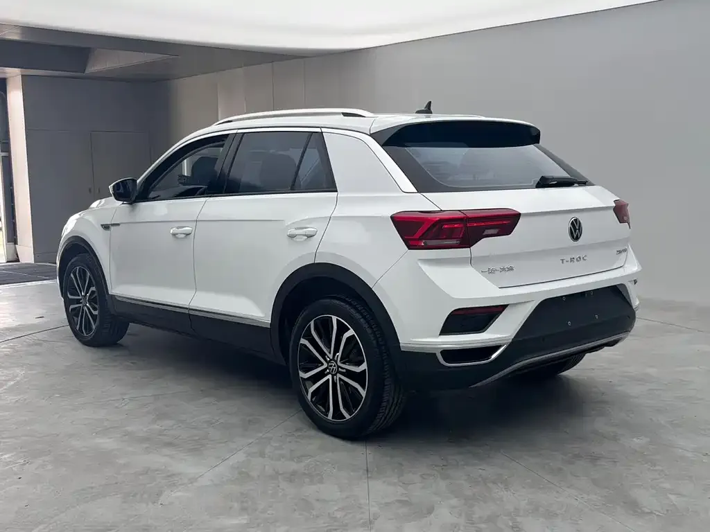 Volkswagen T-Roc — фото 7