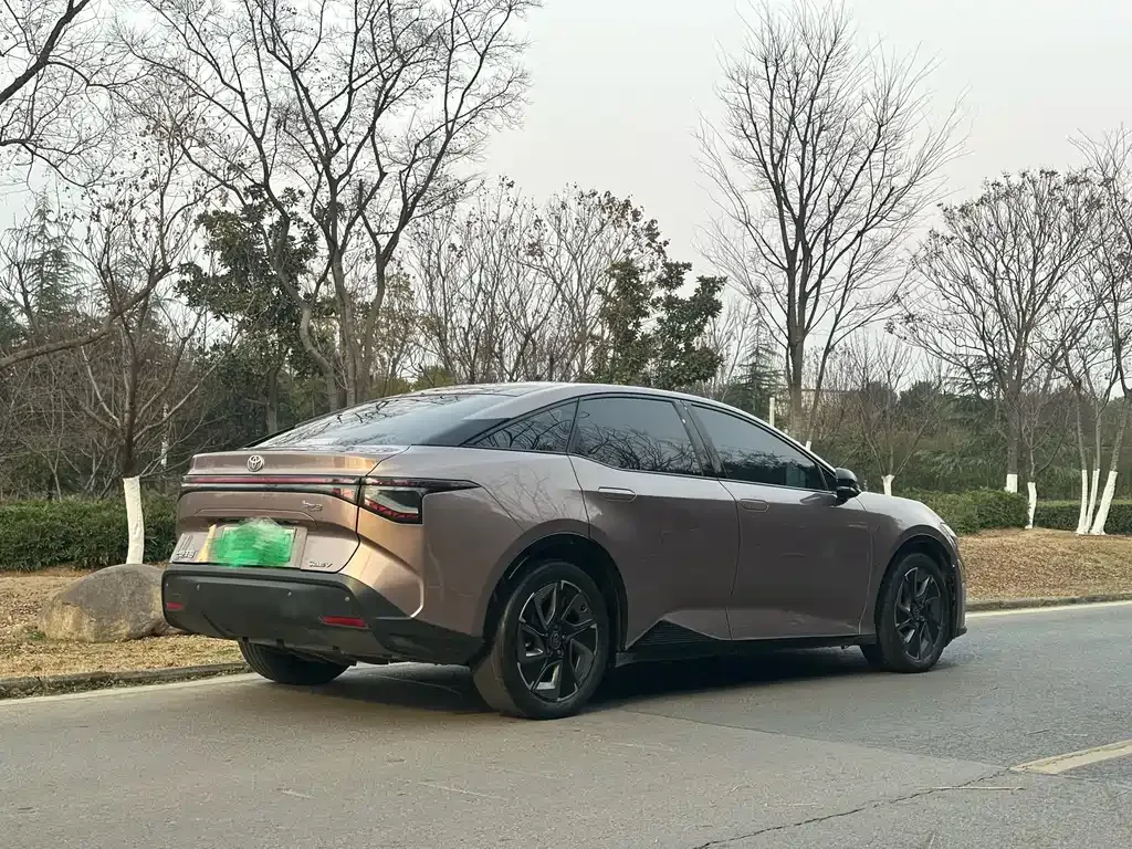 Toyota bZ3 — фото 10