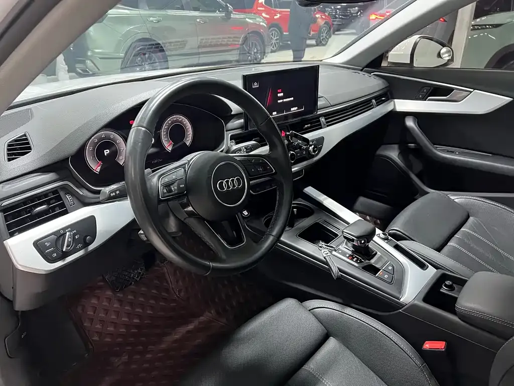 Audi A4L — фото 5