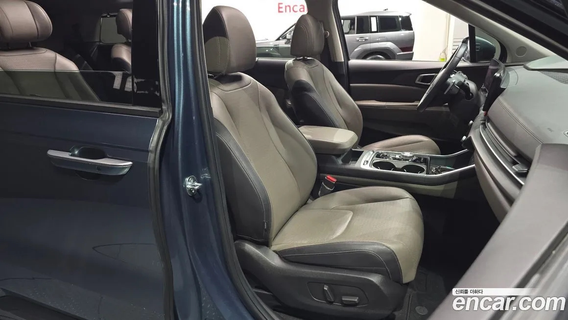 Kia Carnival — фото 10