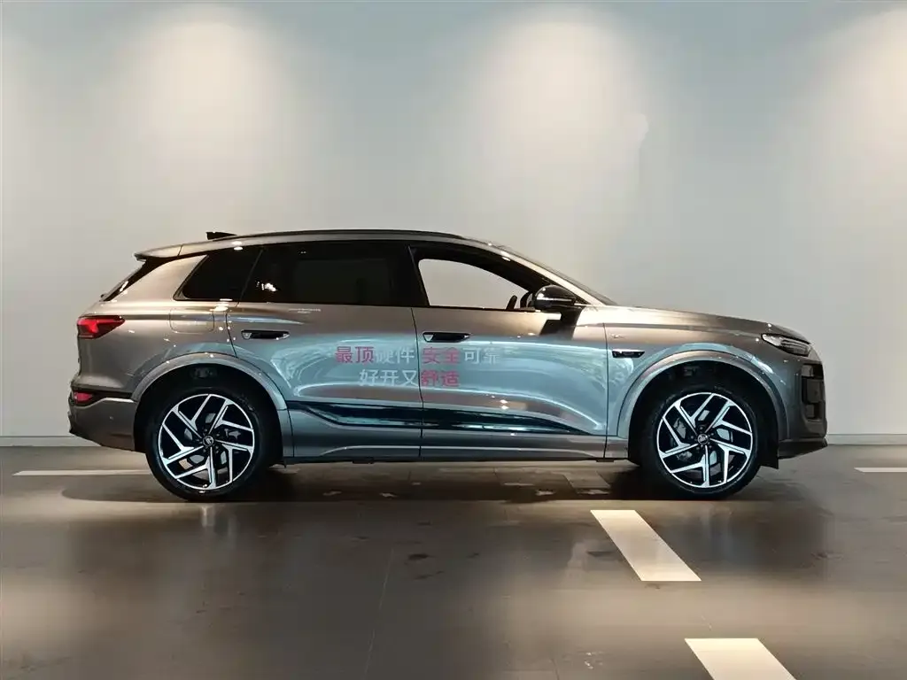 Audi Q6L e-tron — фото 3