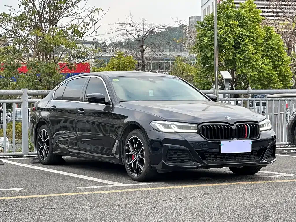 BMW 5 Series — фото 9