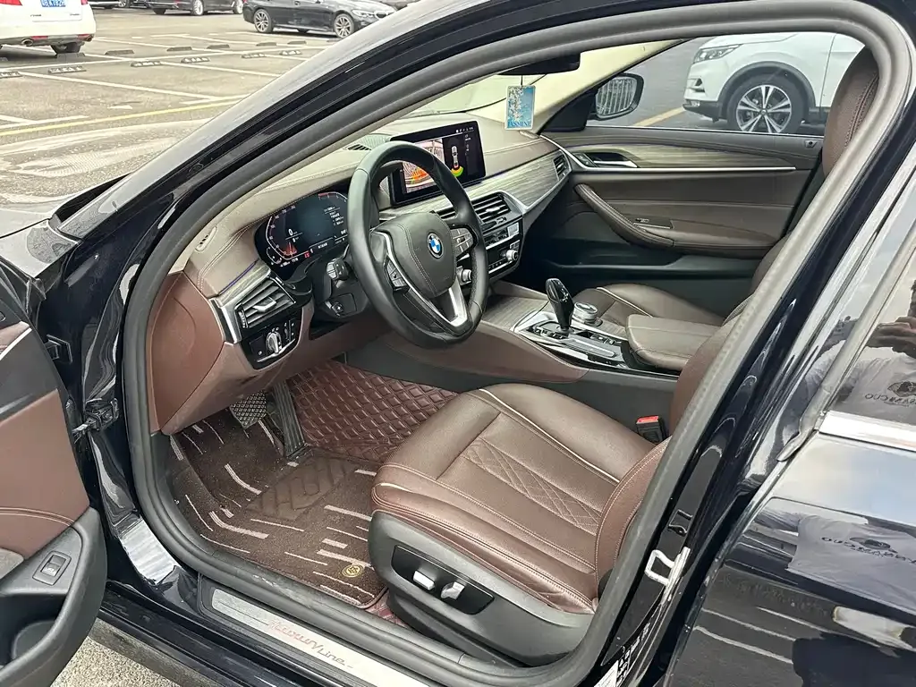 BMW 5 Series — фото 10
