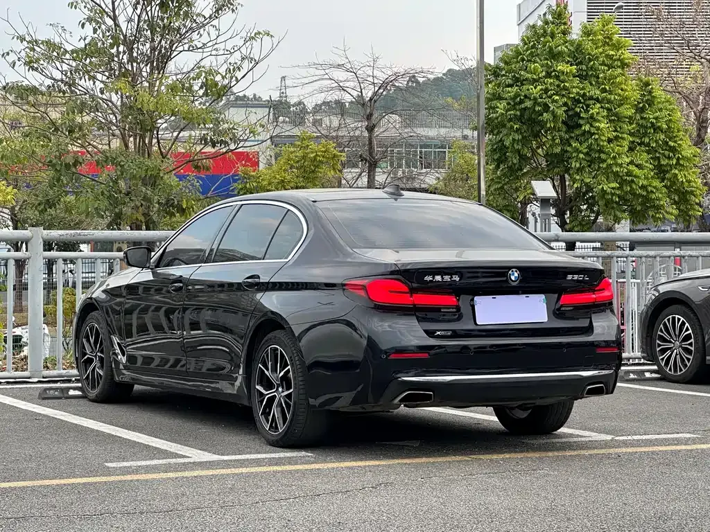 BMW 5 Series — фото 5