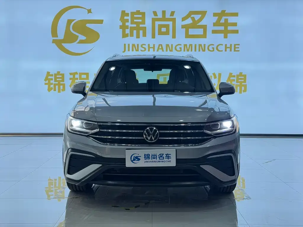 Volkswagen Tiguan L — фото 4