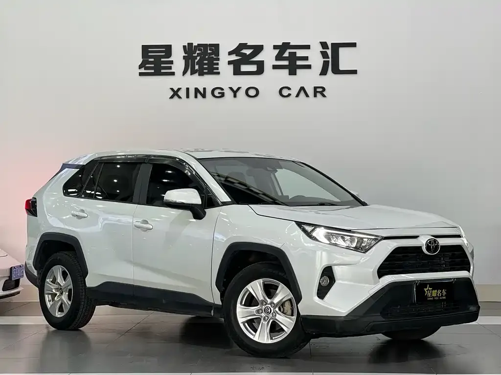 Toyota RAV4 — фото 2