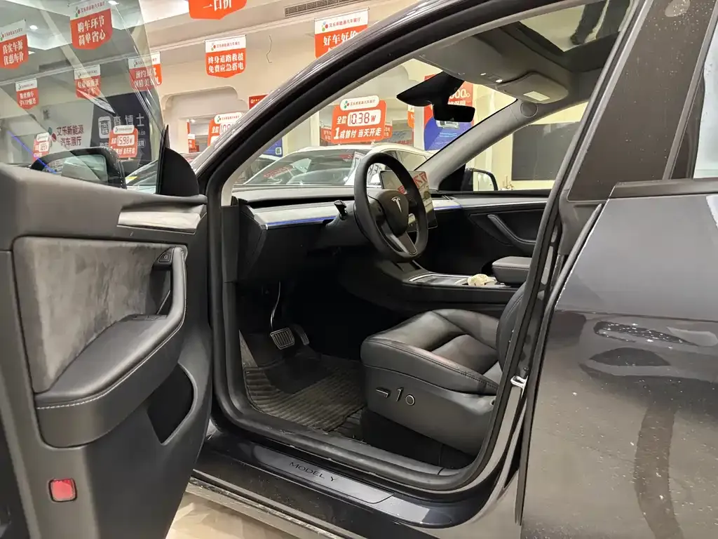 Tesla Model Y — фото 4