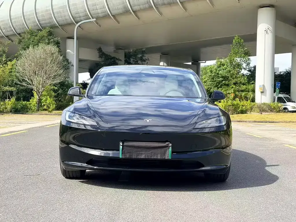 Tesla Model 3 — фото 3