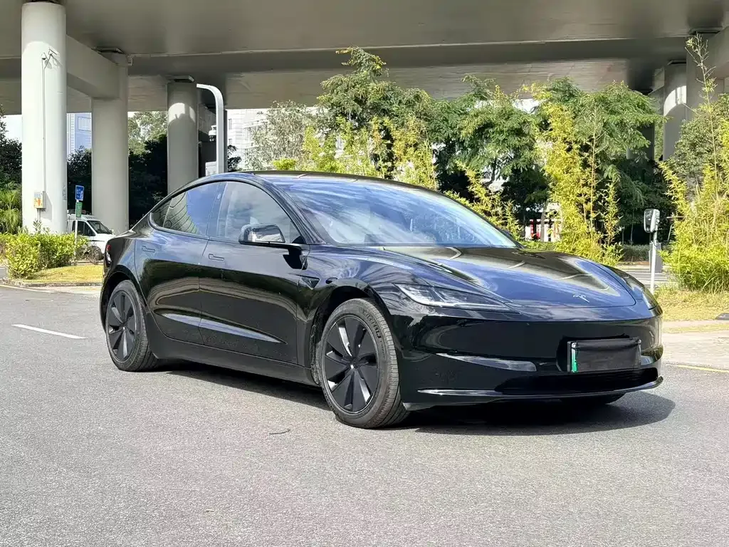 Tesla Model 3 — фото 10