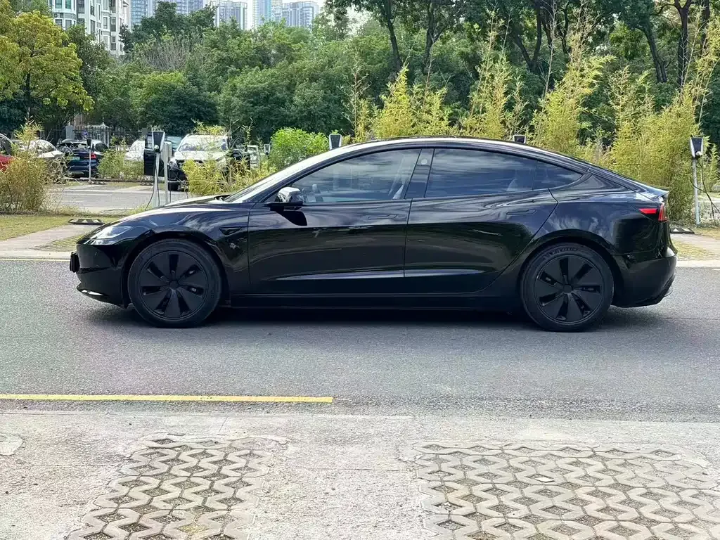 Tesla Model 3 — фото 6