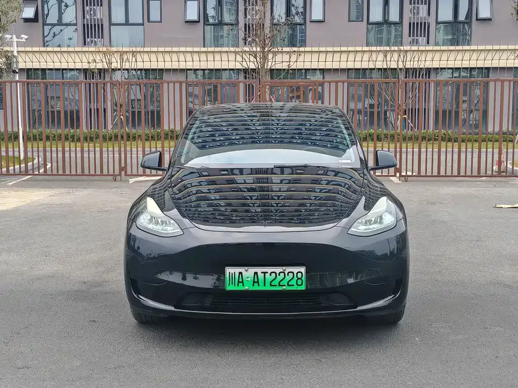Tesla Model Y — фото 7