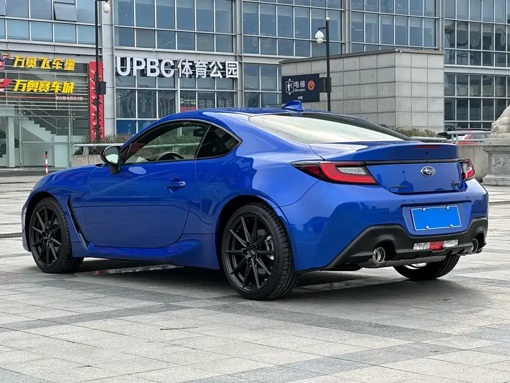 Subaru BRZ 2023 из CN, фото 4