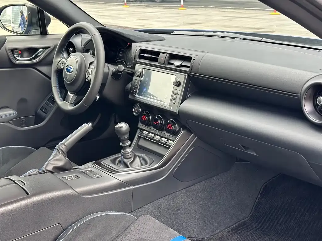 Subaru BRZ 2023 из CN, фото 7