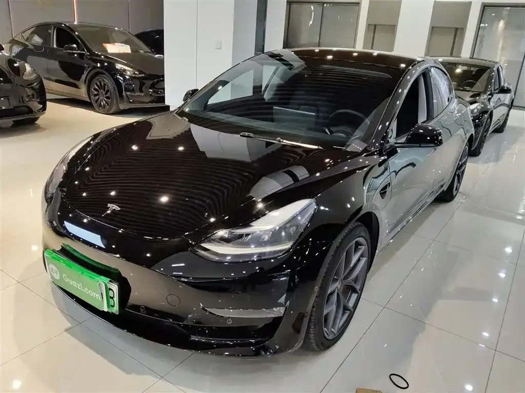 Tesla Model 3 — фото 5