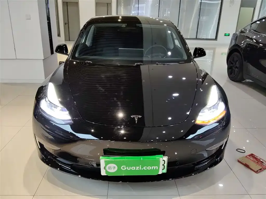 Tesla Model 3 — фото 4
