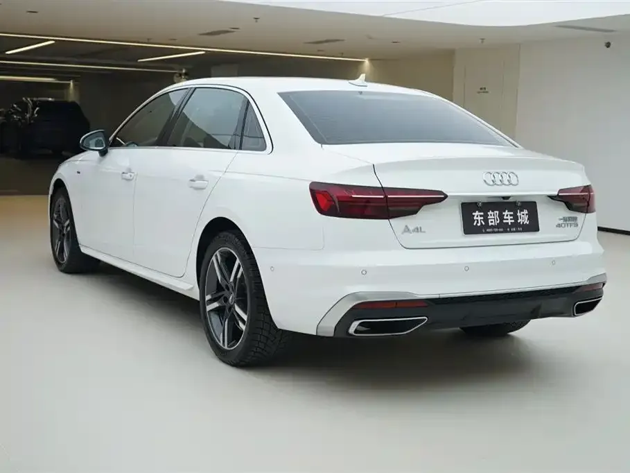 Audi A4L 2022 из CN, фото 2
