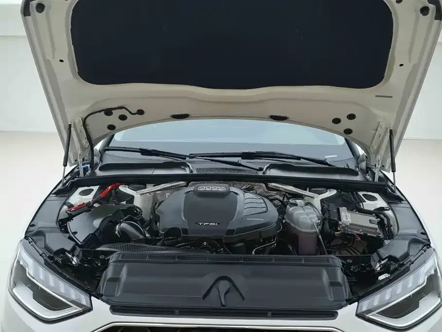 Audi A4L 2022 из CN, фото 7