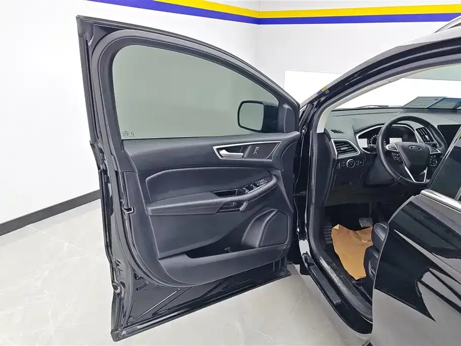 Ford Edge — фото 9