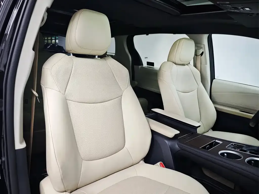 Toyota Granvia 2023 из CN, фото 7