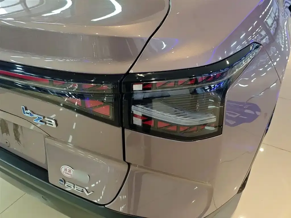 Toyota bZ3 2023 из CN, фото 2