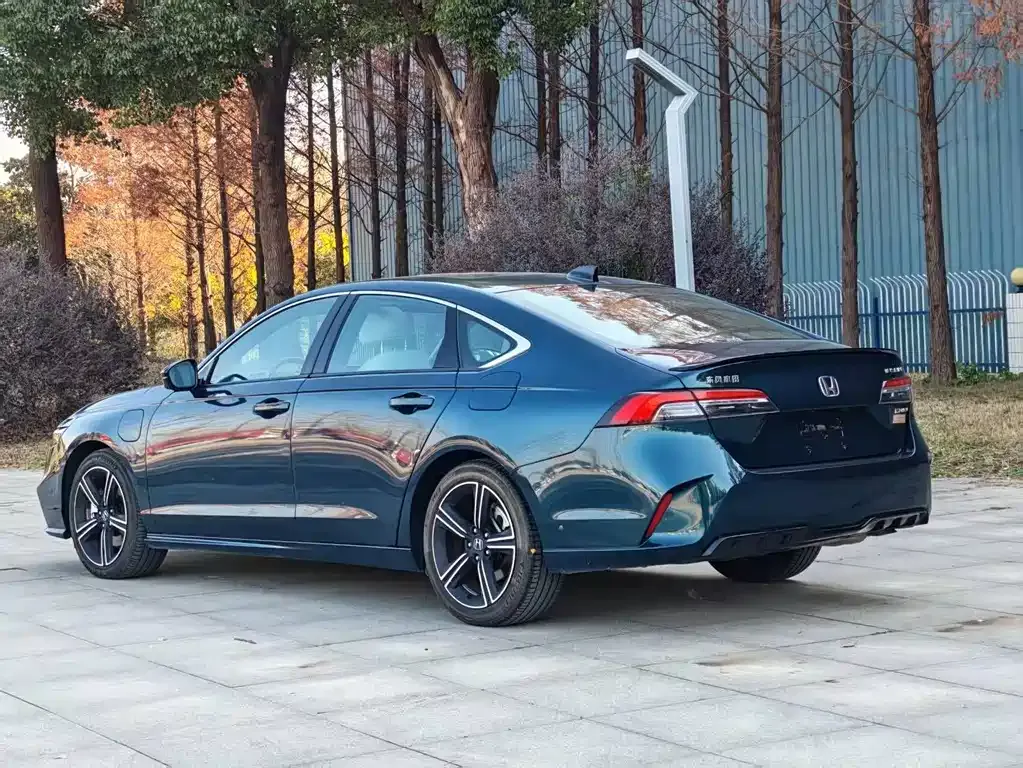 Honda Inspire PHEV 2023 из CN, фото 4