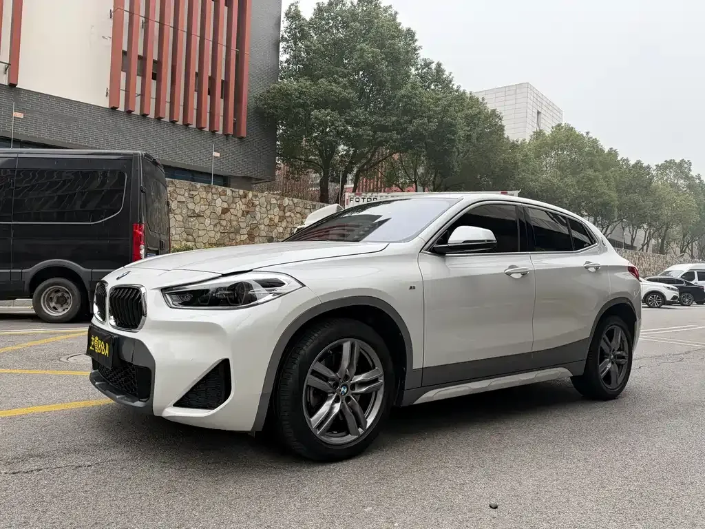 BMW X2 — фото 1