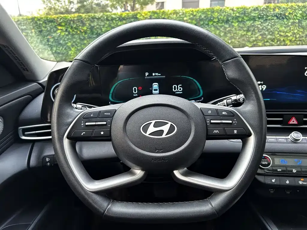 Hyundai Elantra 2024 из CN, фото 3
