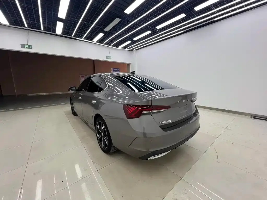 Skoda Octavia — фото 9