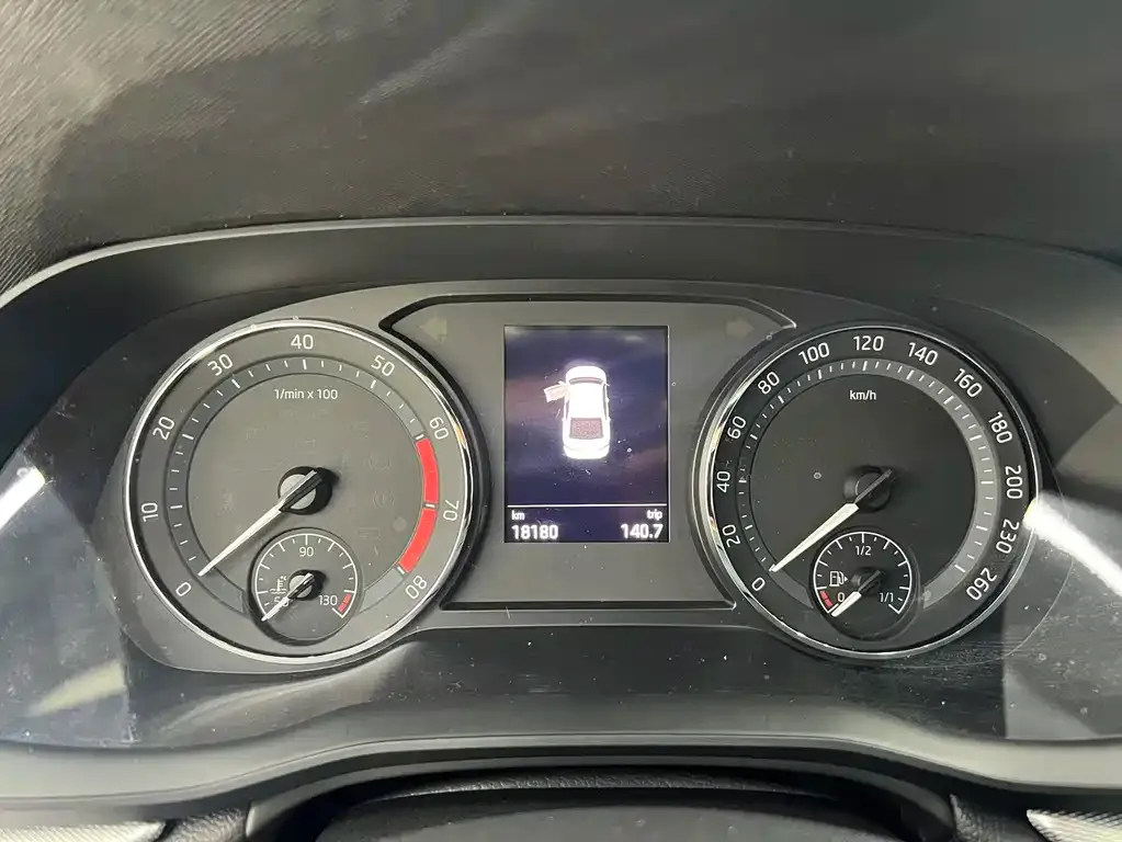 Skoda Octavia — фото 6