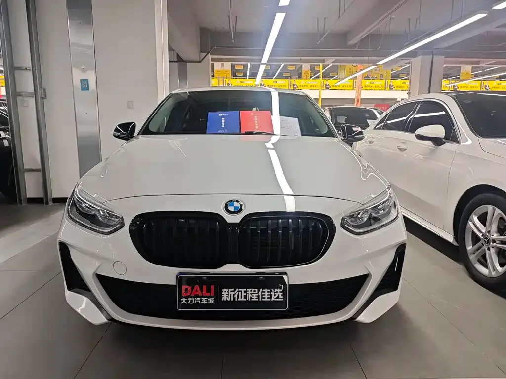 BMW 1 Series 2023 из CN, фото 10