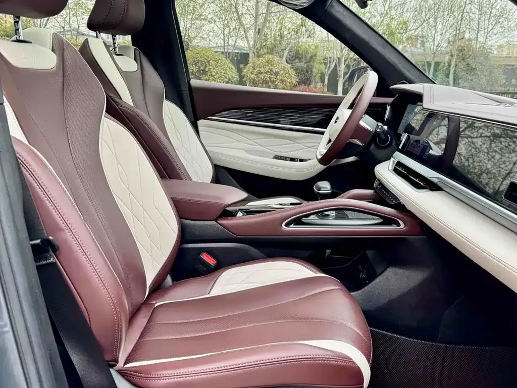 Geely Xingyue L 2024 из CN, фото 4