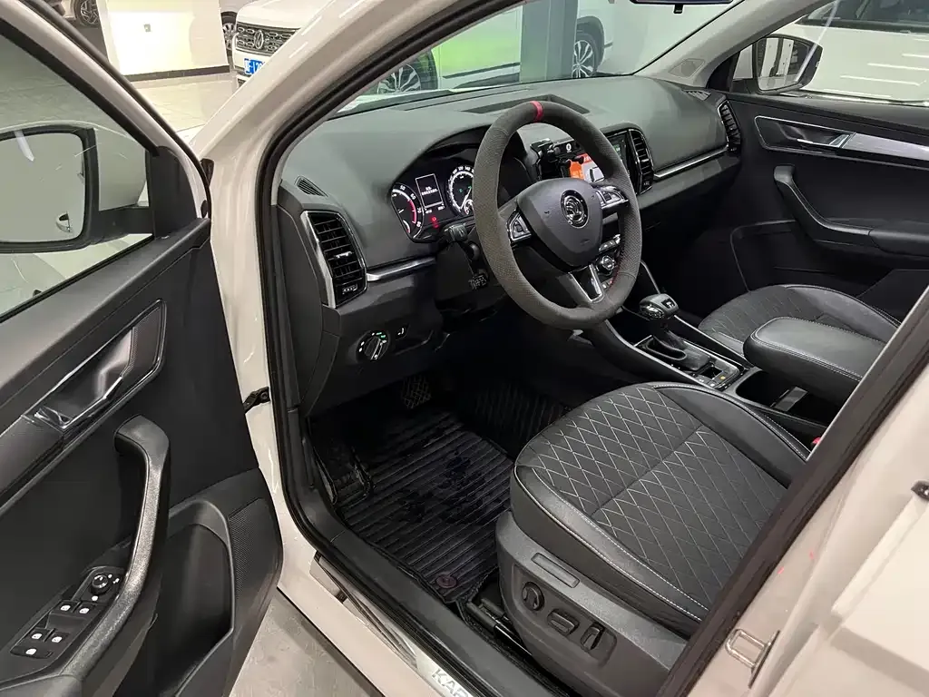 Skoda Karoq — фото 9