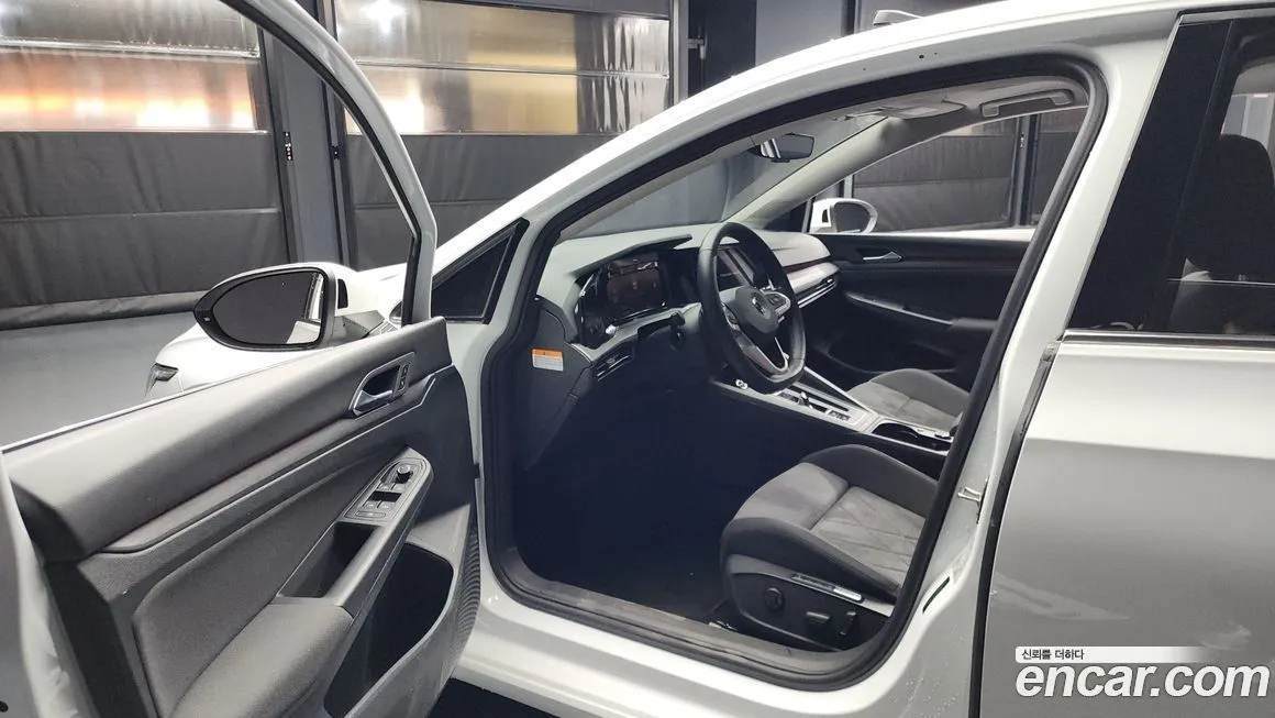 Volkswagen Golf 2022 из KR, фото 9