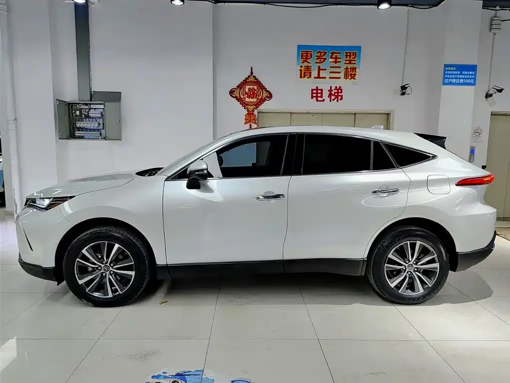 Toyota Harrier — фото 3