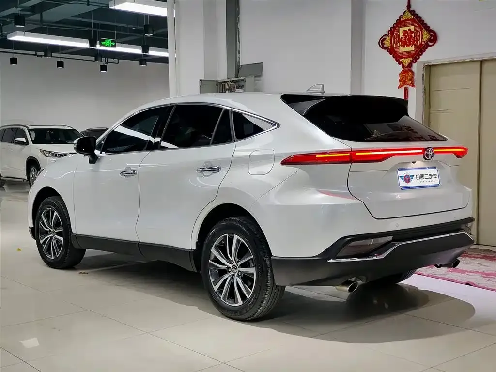 Toyota Harrier — фото 4