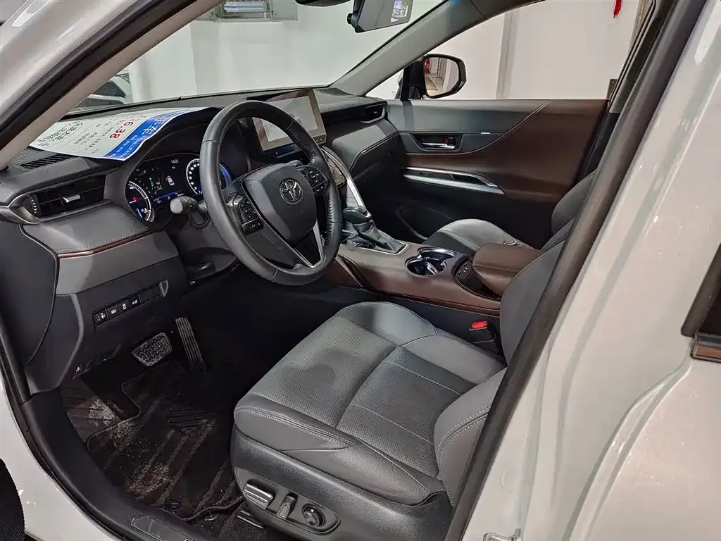 Toyota Harrier — фото 7