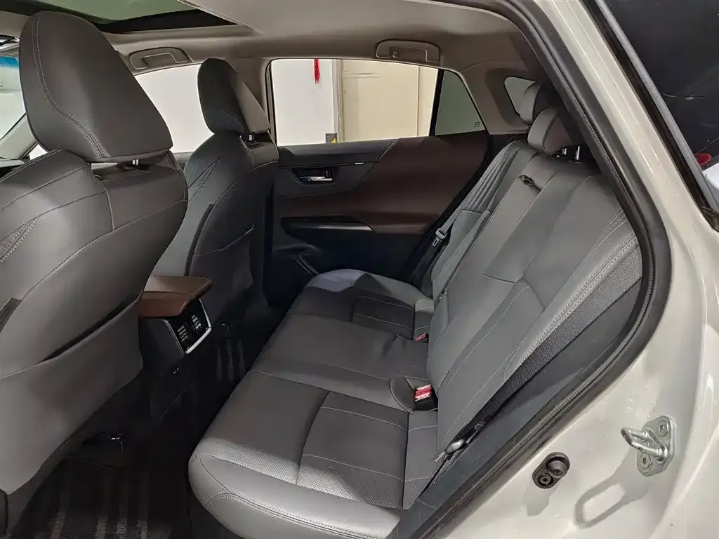 Toyota Harrier — фото 8
