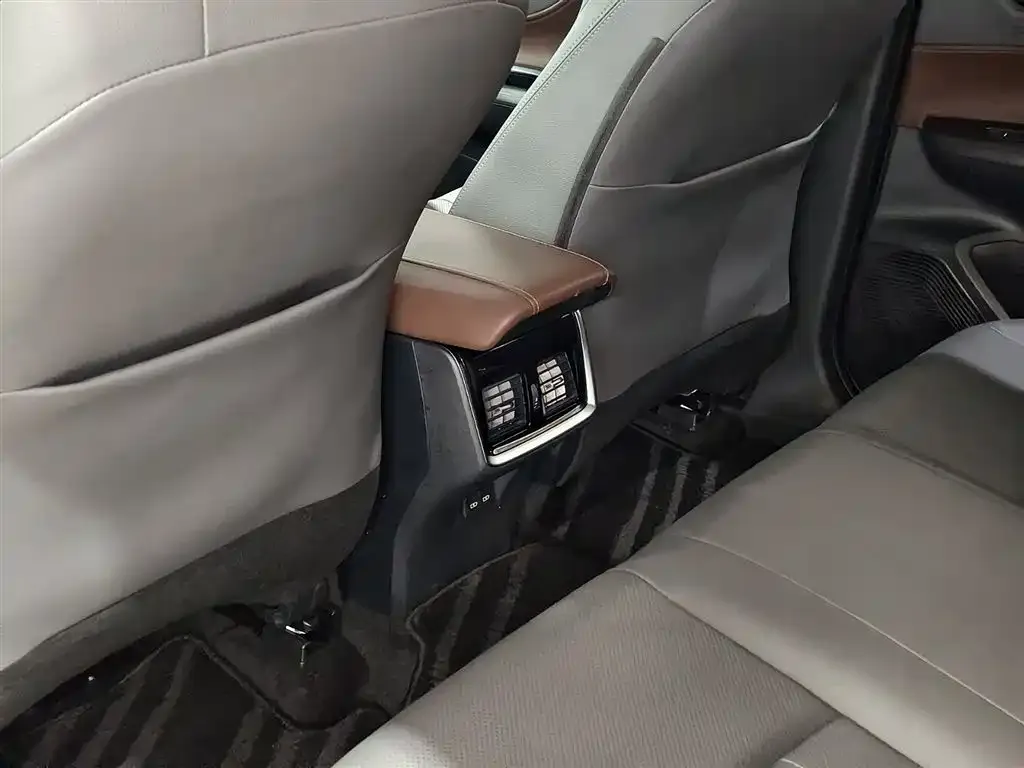 Toyota Harrier — фото 9
