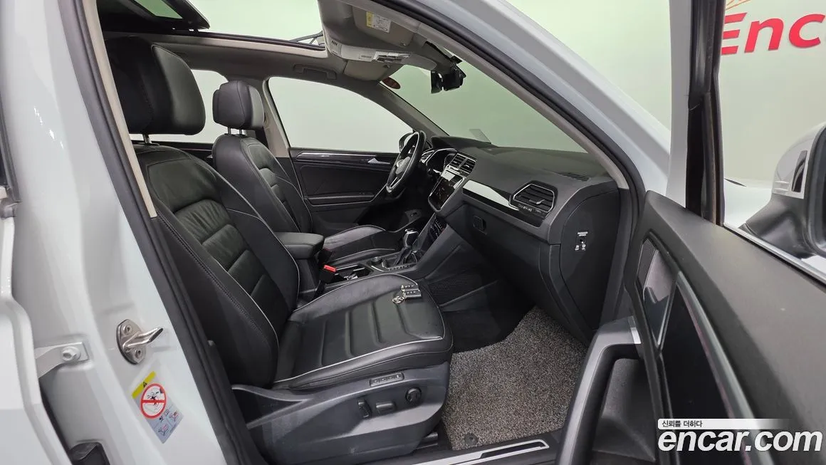 Volkswagen Tiguan — фото 10