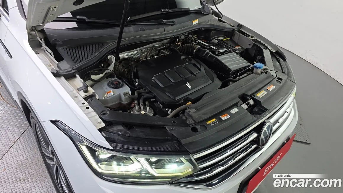Volkswagen Tiguan — фото 6