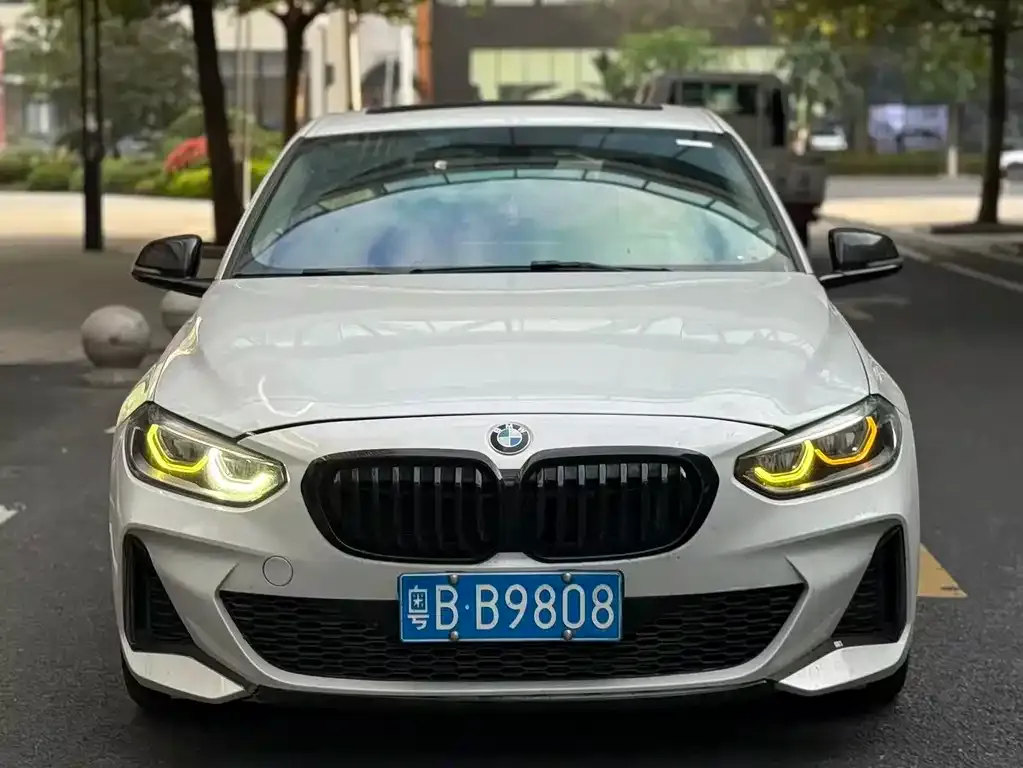 BMW 1 Series 2022 из CN, фото 1