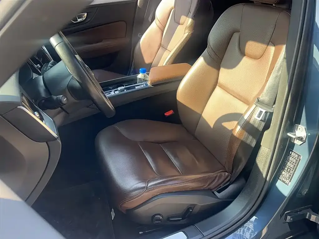 Volvo S60 2022 из CN, фото 7