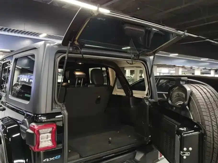 Jeep Wrangler PHEV 2022 из CN, фото 10