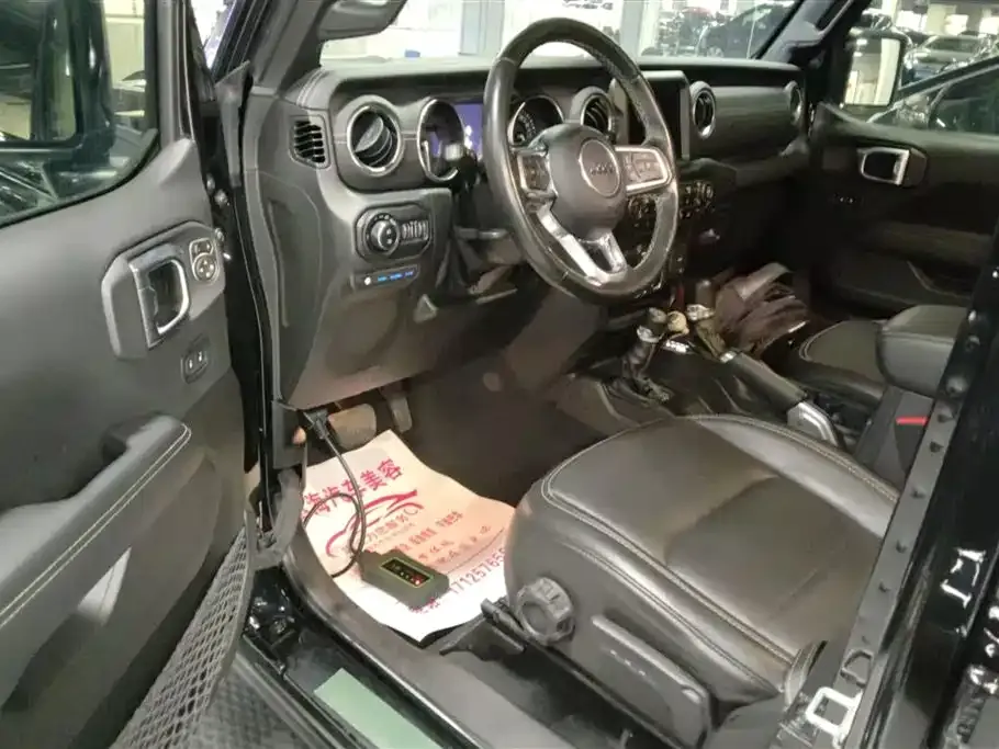 Jeep Wrangler PHEV 2022 из CN, фото 3