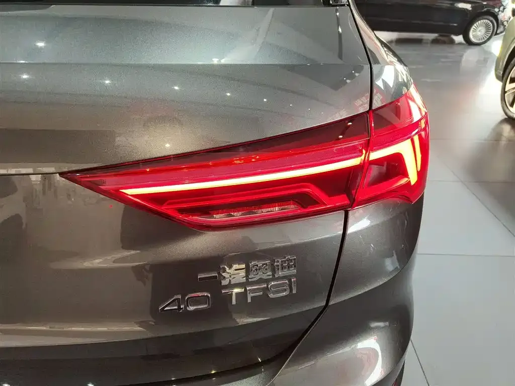 Audi Q3 — фото 5