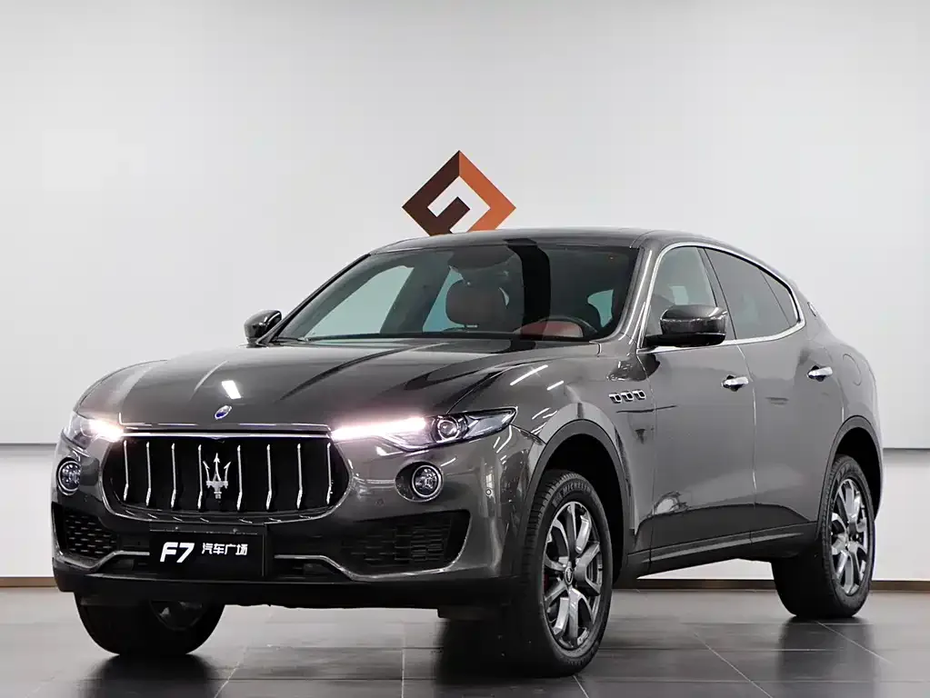 Maserati Levante — фото 1