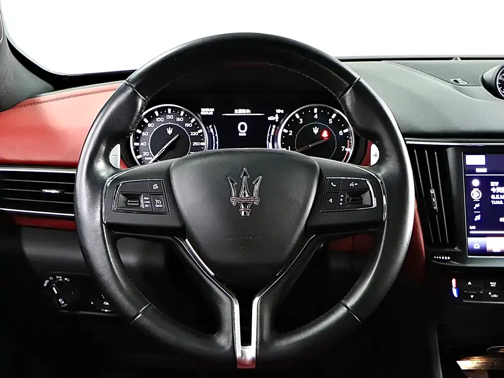Maserati Levante — фото 7