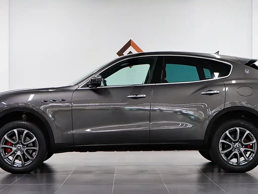 Maserati Levante — фото 8