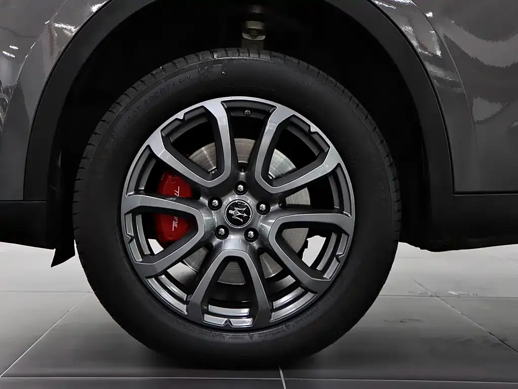 Maserati Levante — фото 5